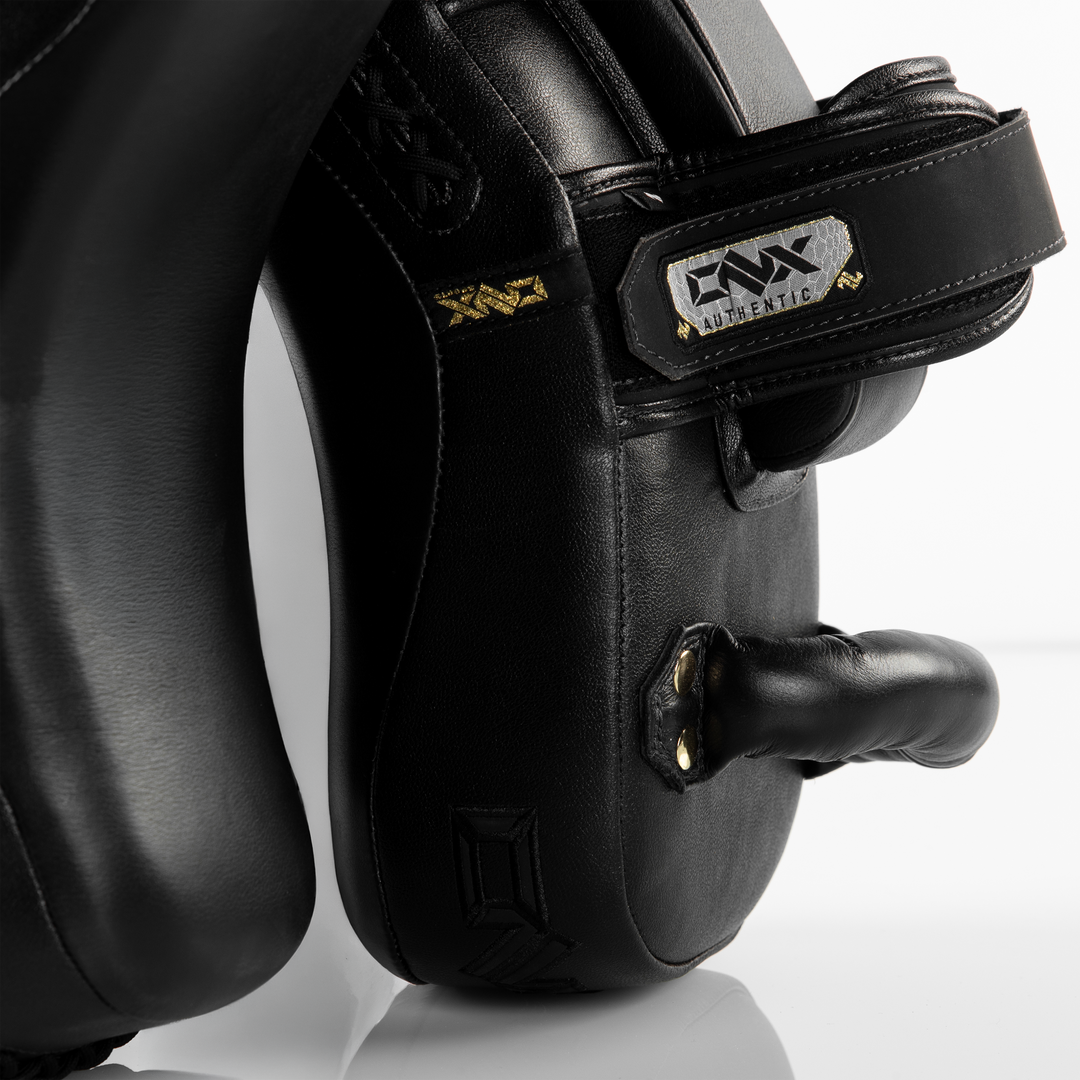 ONX Big Kicker Thai Pads I Coaches Line