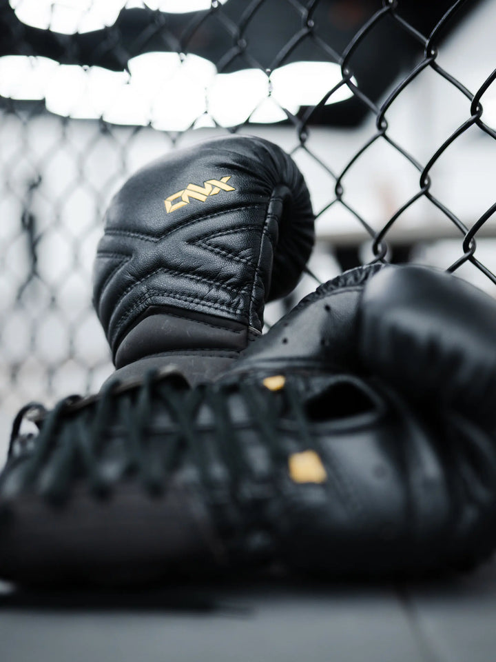 MMA GLOVES—X4 TRAINING GLOVES (LACE UP) ONXSports