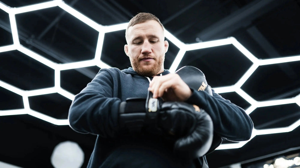 MMA GLOVES—X4 TRAINING GLOVES (LACE UP) ONXSports