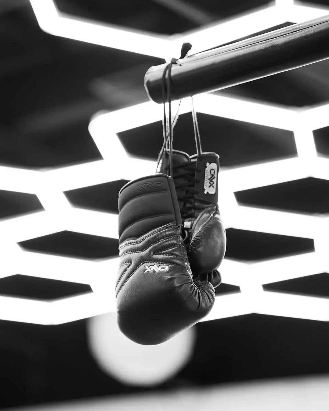 X-4 TRAINING GLOVE (LACE UP) ONXSports